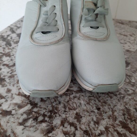 Gentle Souls Women’s  Sneakers size 8 - Picture 2 of 11